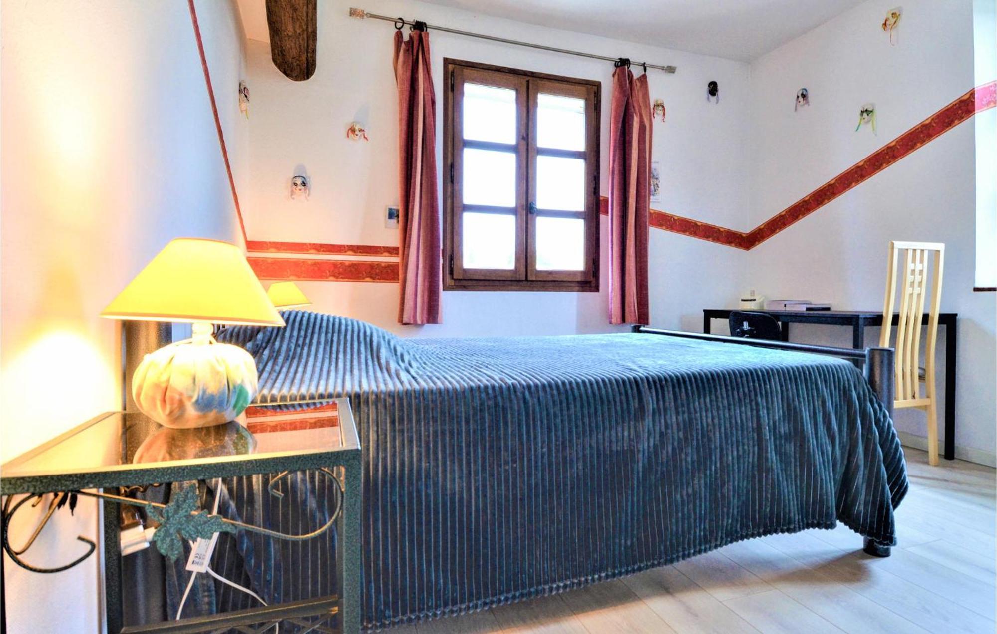 4 Bedroom Lovely Home In Marguerittes Buitenkant foto