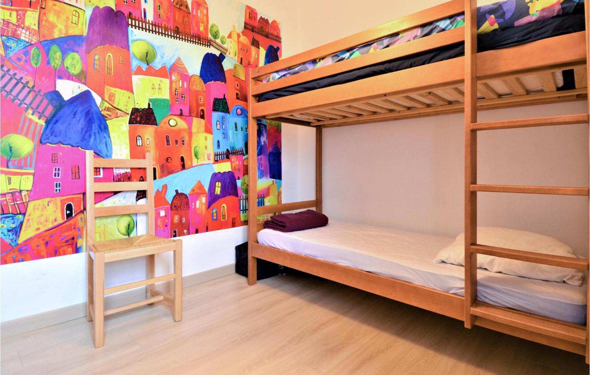 4 Bedroom Lovely Home In Marguerittes Buitenkant foto