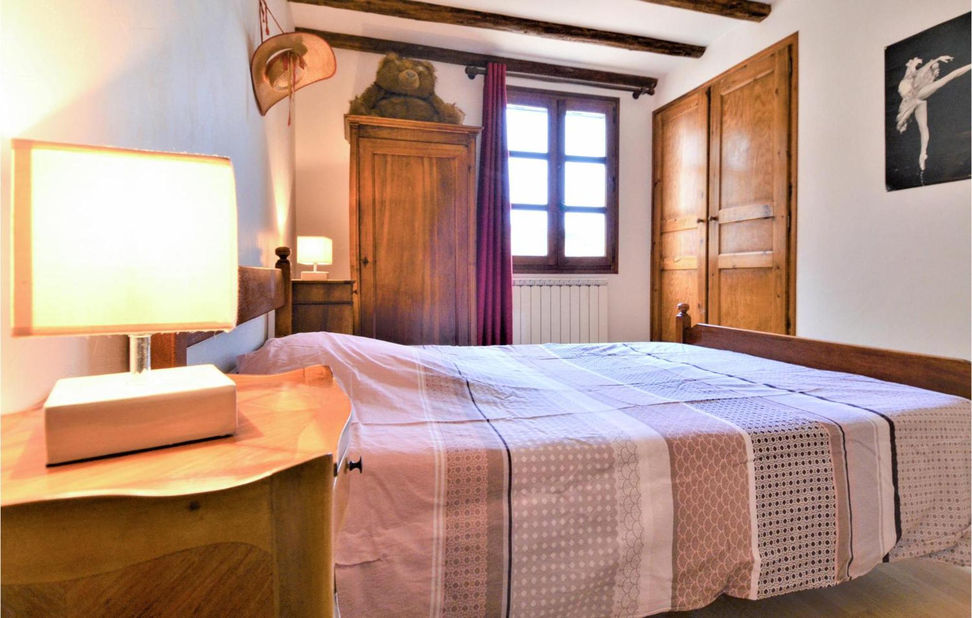 4 Bedroom Lovely Home In Marguerittes Buitenkant foto